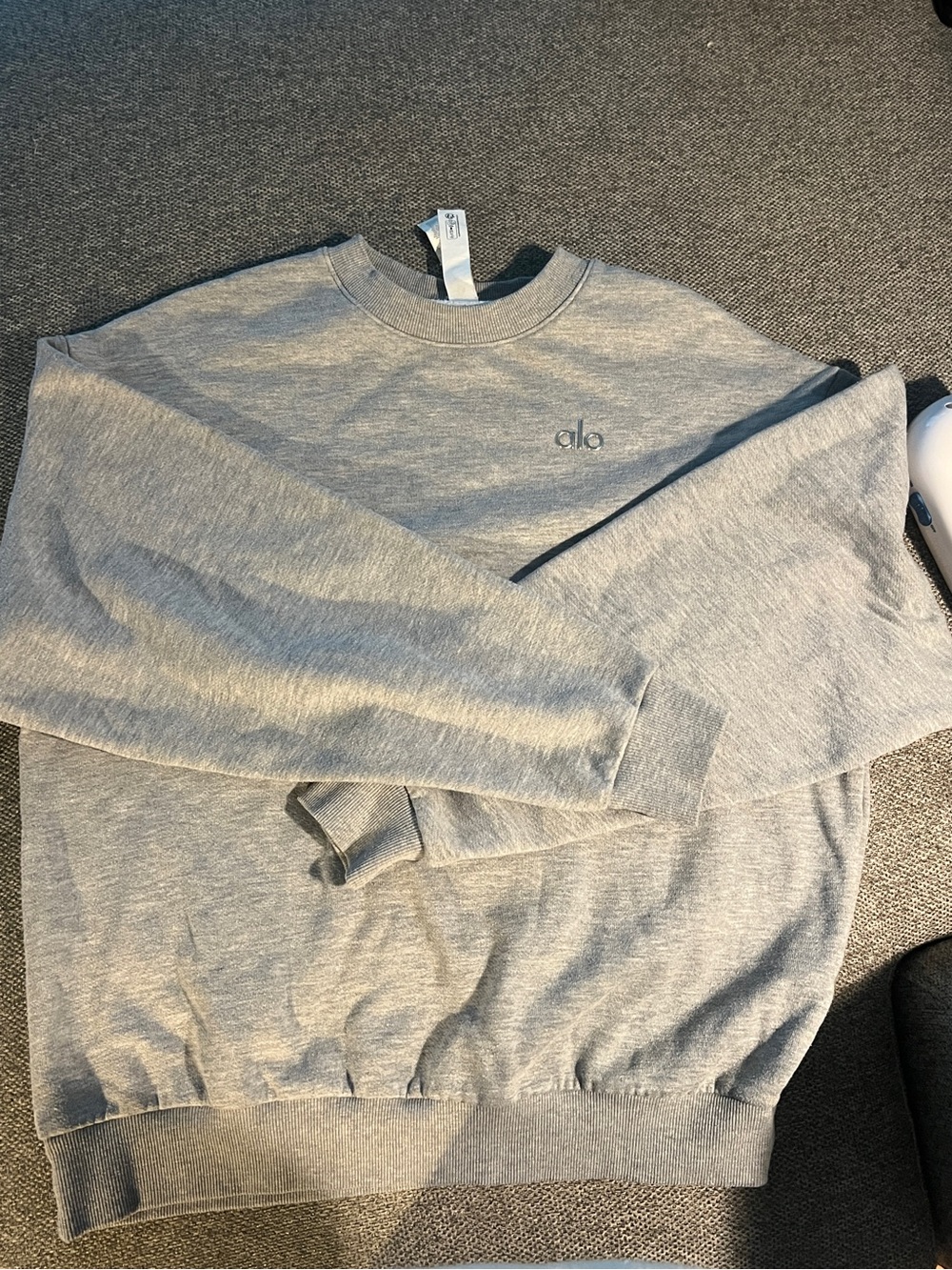 ALO Yoga accolade Heather Gray Crewneck Sweatshirt - size small - excellent
